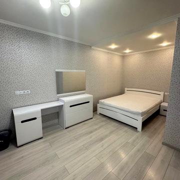 Петра Калнишевського вул. (Михайла Майорова), 14