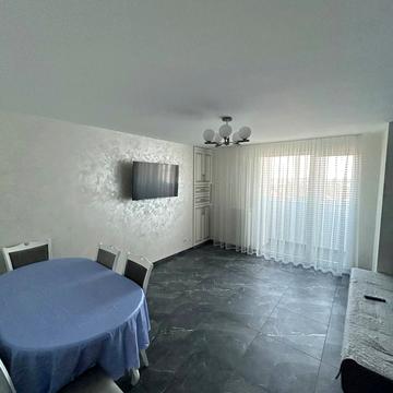 Володимира Лучаковського вул., 14