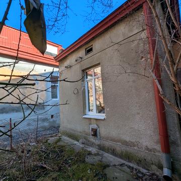 Щекавицька вул., 8