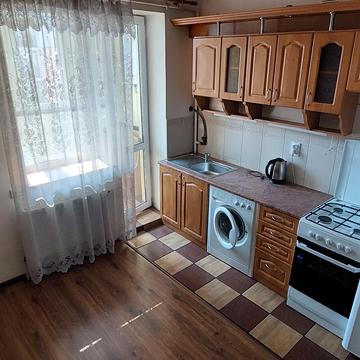 Володимира Великого вул., 14