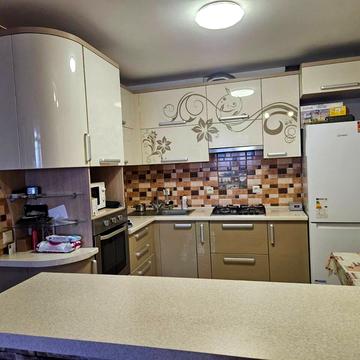 Андрія Сахарова вул., 10