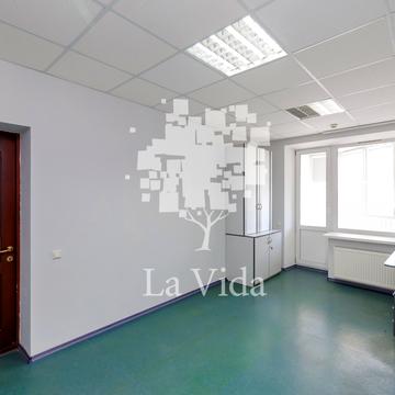 Анни Ахматової вул., 16-Б