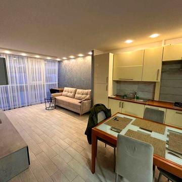 Гетьмана Івана Мазепи вул. (Топольна), 2-Б