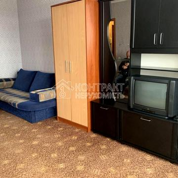 Академіка Павлова вул., 162