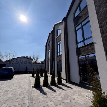 Зоряна вул., 23/6