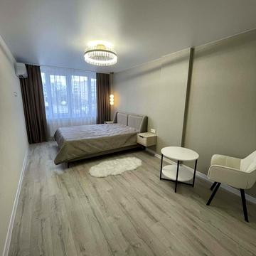 Білогірська вул., 12