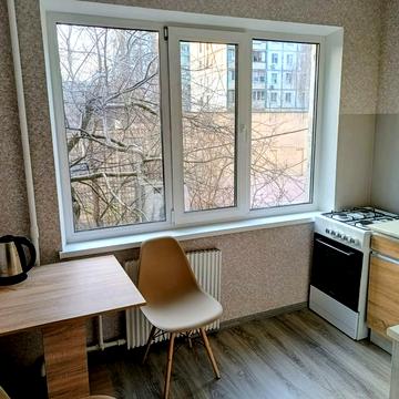 Дністровська вул., 19