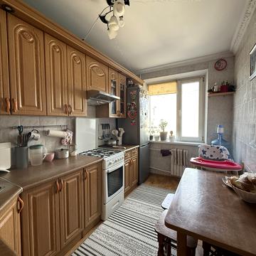 Героїв Крут бульв. (Героїв Сталінграду), 4