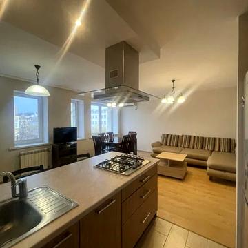 Спаська вул., 21