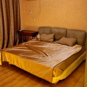 Гімназична вул., 17