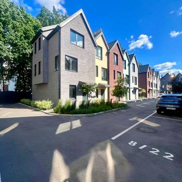 Одеська вул., 8