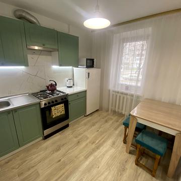 Суботівська вул., 11