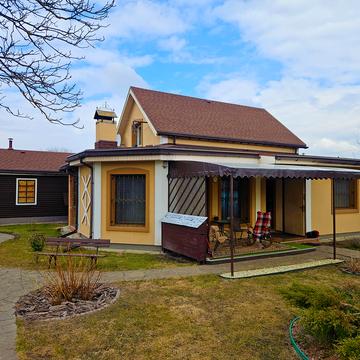 Вишнева вул., 12