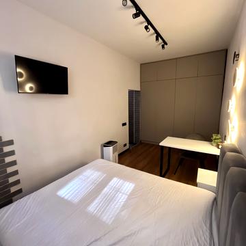 Івана Верхратського вул., 4