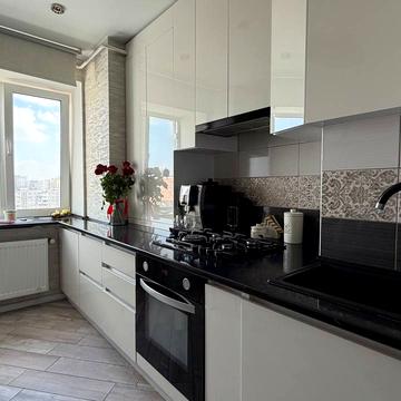 Святошинська вул., 35-А