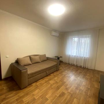 Набережна Перемоги вул., 124