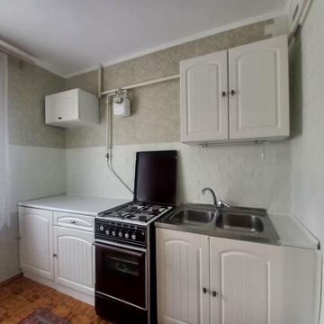 Академіка Грушевського вул., 42