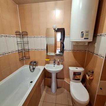 Набережна Перемоги вул., 110