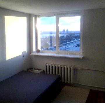 Набережна Перемоги вул., 50