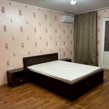 Здолбунівська вул., 13