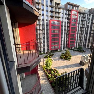 Романа Левицького вул., (Будинок 4)