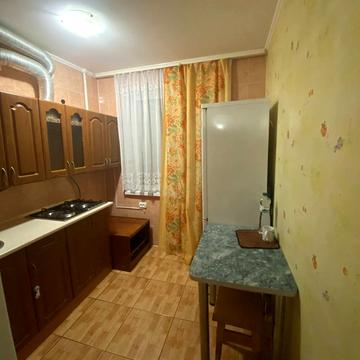 Андрія Первозванного вул. (Стахурського), 74