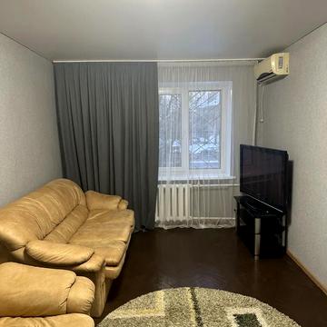 Леоніда Каденюка просп. (Юрія Гагаріна), 9