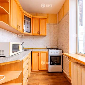 Алчевських вул. (Артема), 17