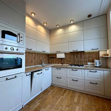 Університетська вул., 2Л