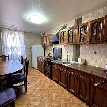 Героїв Крут вул. (Черепіна), 42