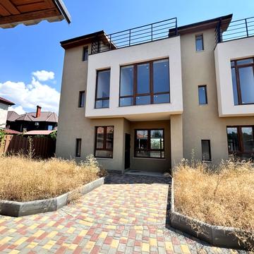 Дерибасівська вул.