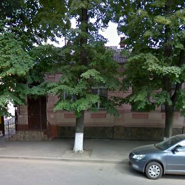 Покровська пл., 15