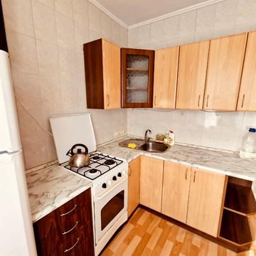 Новорічна вул., 75