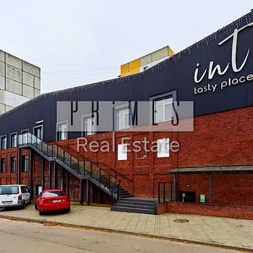 Шкільна вул. (Юрія Гагаріна), 1