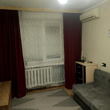 Поліська вул., 28