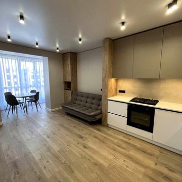 Студентська вул., 30