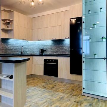 Луговська вул., 255