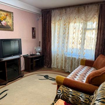 Березнева вул., 7