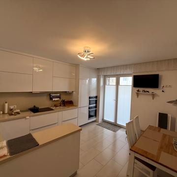 Івана Рубчака вул., 21