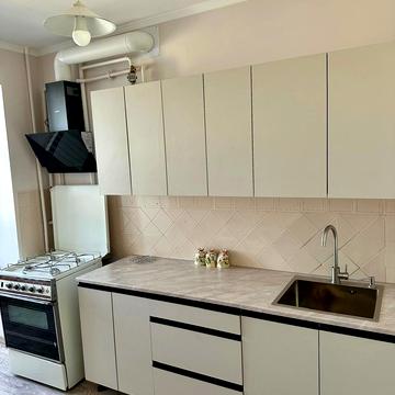 Героїв Крут бульв. (Героїв Сталінграду), 22