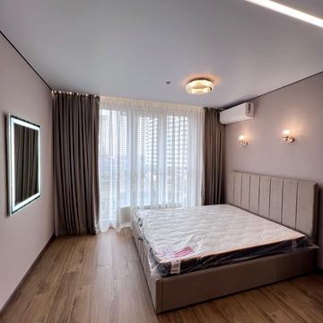 Літературна вул., 10-Б