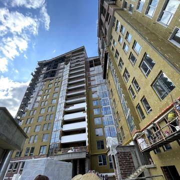 Юліана Опільського вул., 1