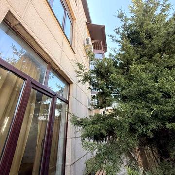 Кришталева вул., 10