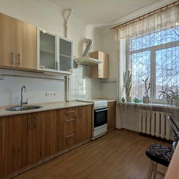 Софіївська вул., 20