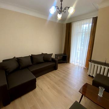 Олександра Кониського вул., 2