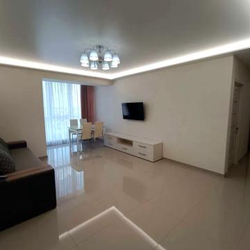 Михайла Грушевського вул. (Карла Лібкнехта), 85