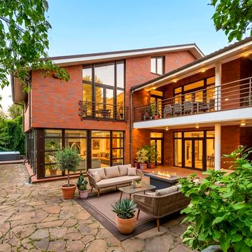 Радіальна вул., 4