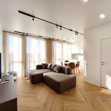 Салютна вул., 2к24