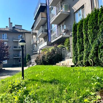 Джерельна вул., 93