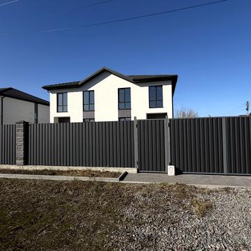 Павла Тичини вул., 13